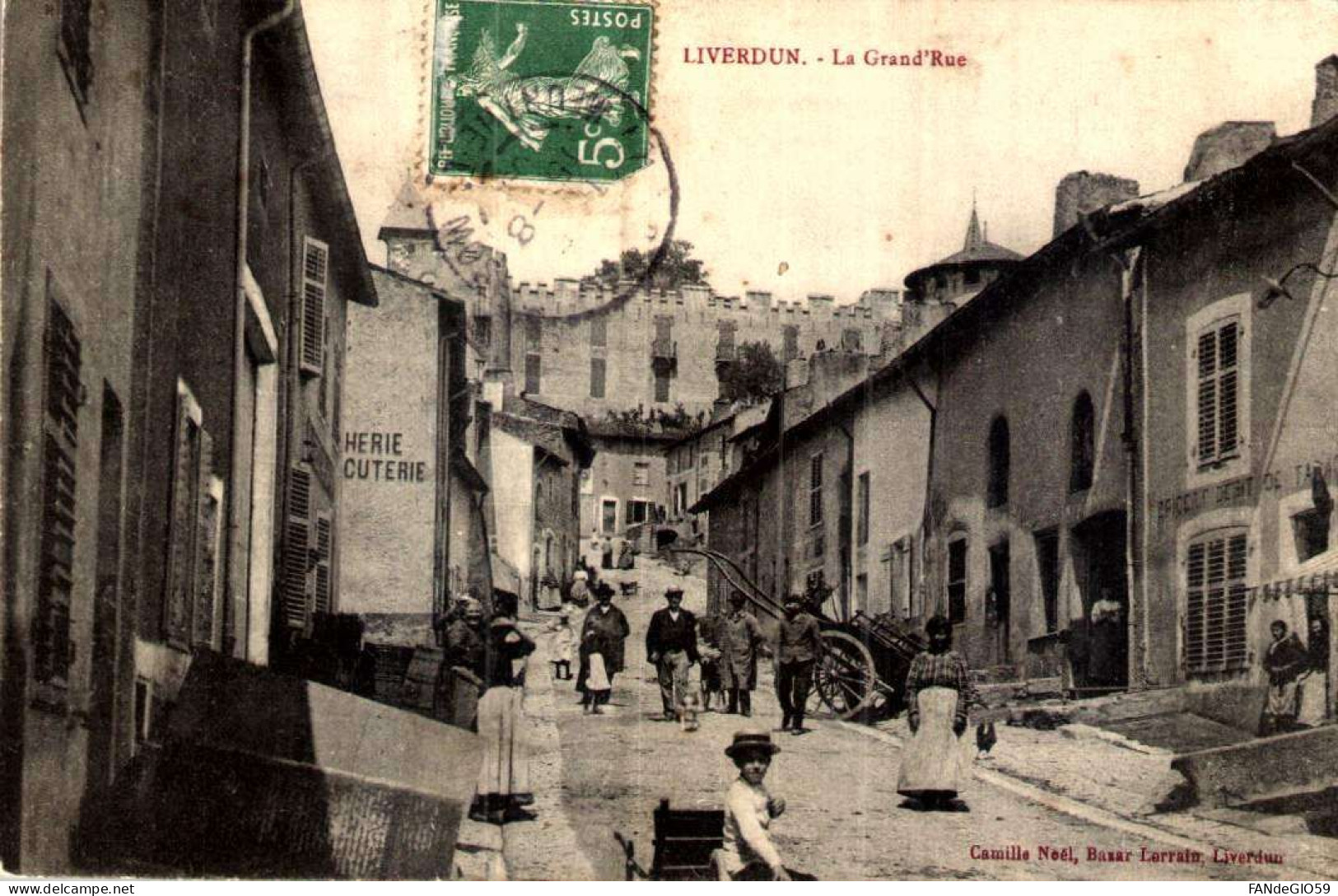 54 - LIVERDUN - La Grande Rue. Animée, CPA Ayant Circulé.////  103 // - Liverdun