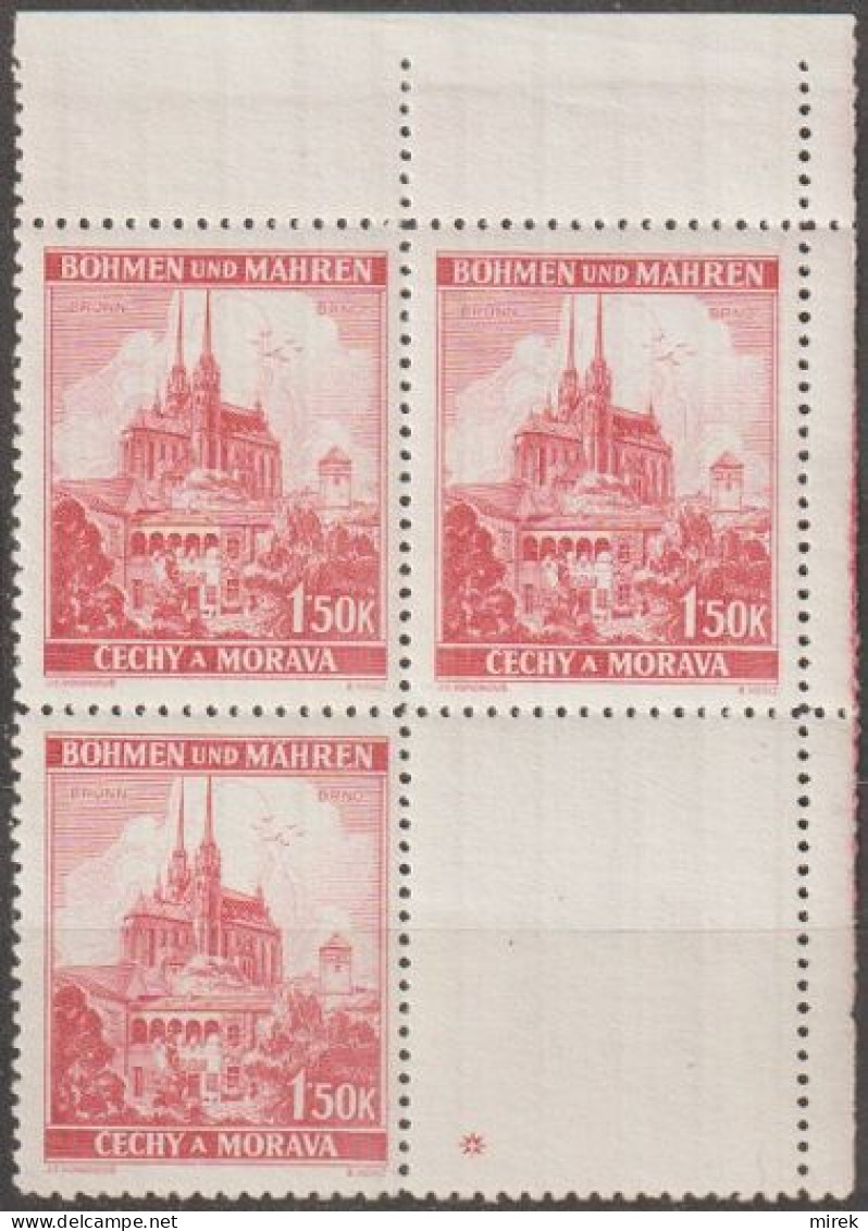 098/ Pof. 33; Corner 4-block With Coupon, Plate Mark + - Unused Stamps