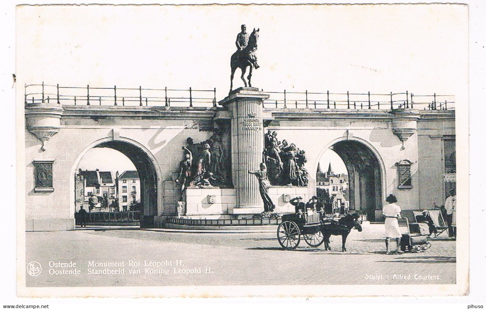 B-10000  OOSTENDE : Standbeeld Van Koning Leopold II - Oostende