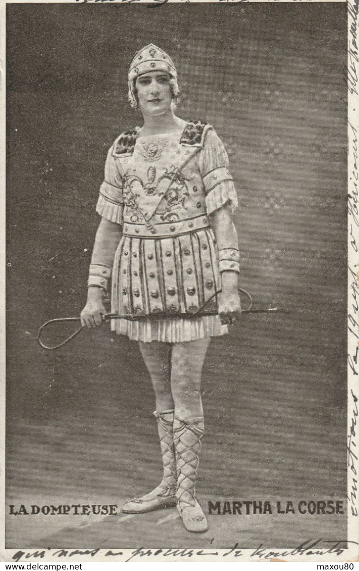 CPA  LA DOMPTEUSE MARTHA LA CORSE - Circo