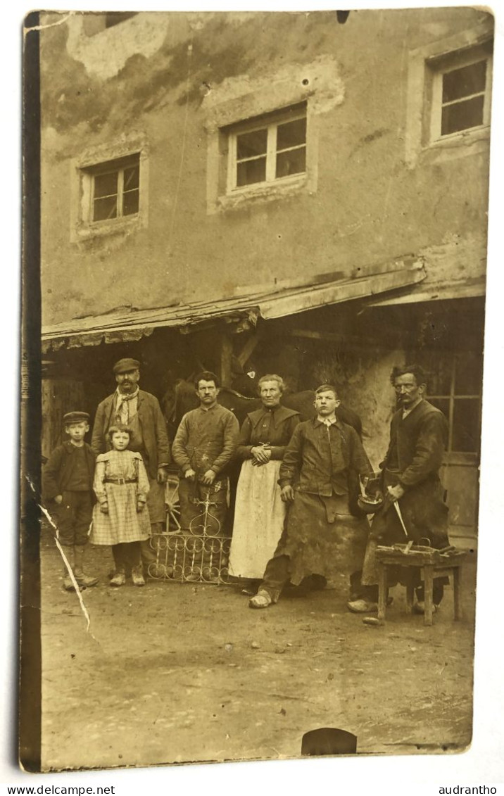 à Identifier -carte Photo Ancienne - Métier De Ferronnier - 7 Personnages Cheval - Artisan - Da Identificare