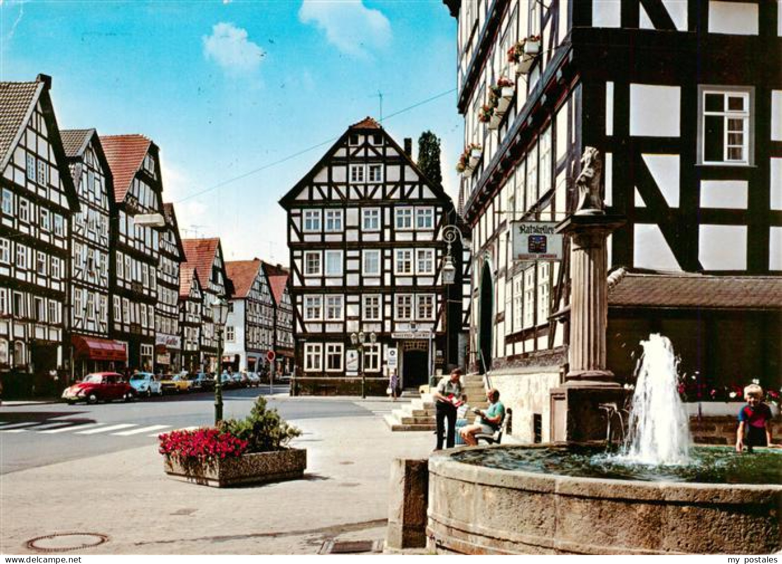 73935573 Melsungen_Fulda Am Rathaus Fachwerkhaeuser Brunnen - Melsungen