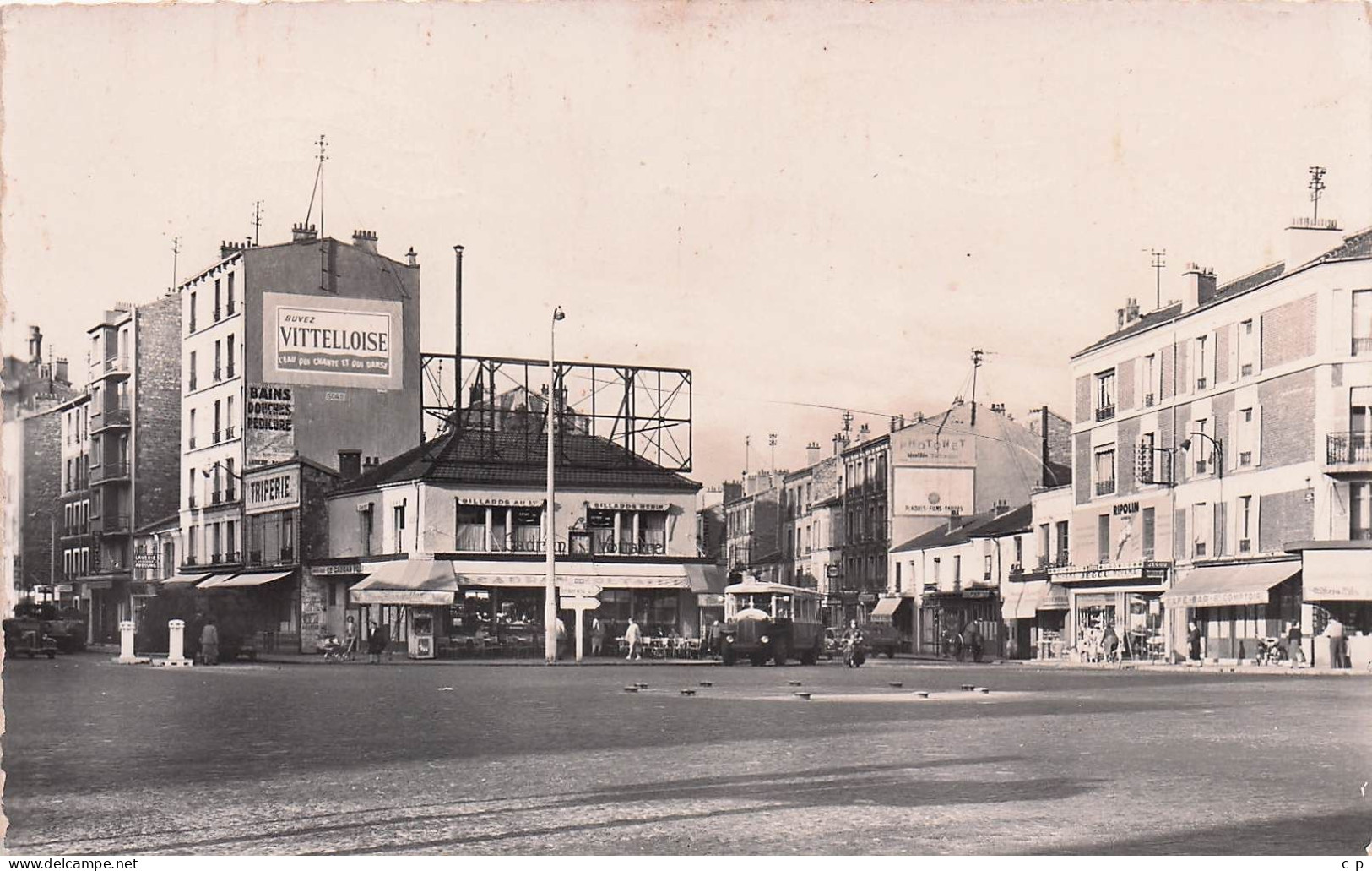 Asnieres Sur Seine - Place Voltaire - Autobus   -   CPSM°J - Asnieres Sur Seine