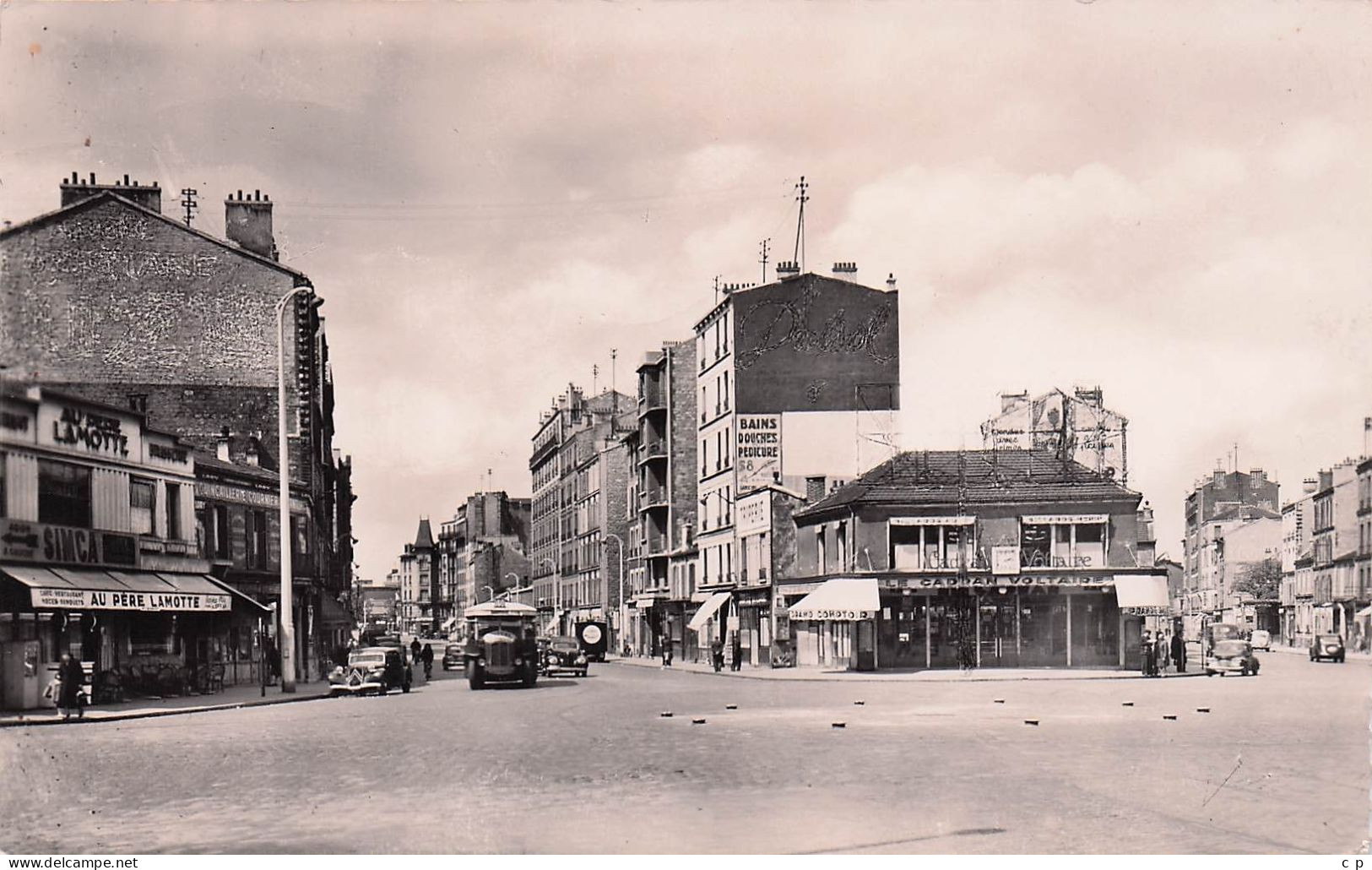 Asnieres Sur Seine - Place Voltaire - Autobus   -   CPSM°J - Asnieres Sur Seine