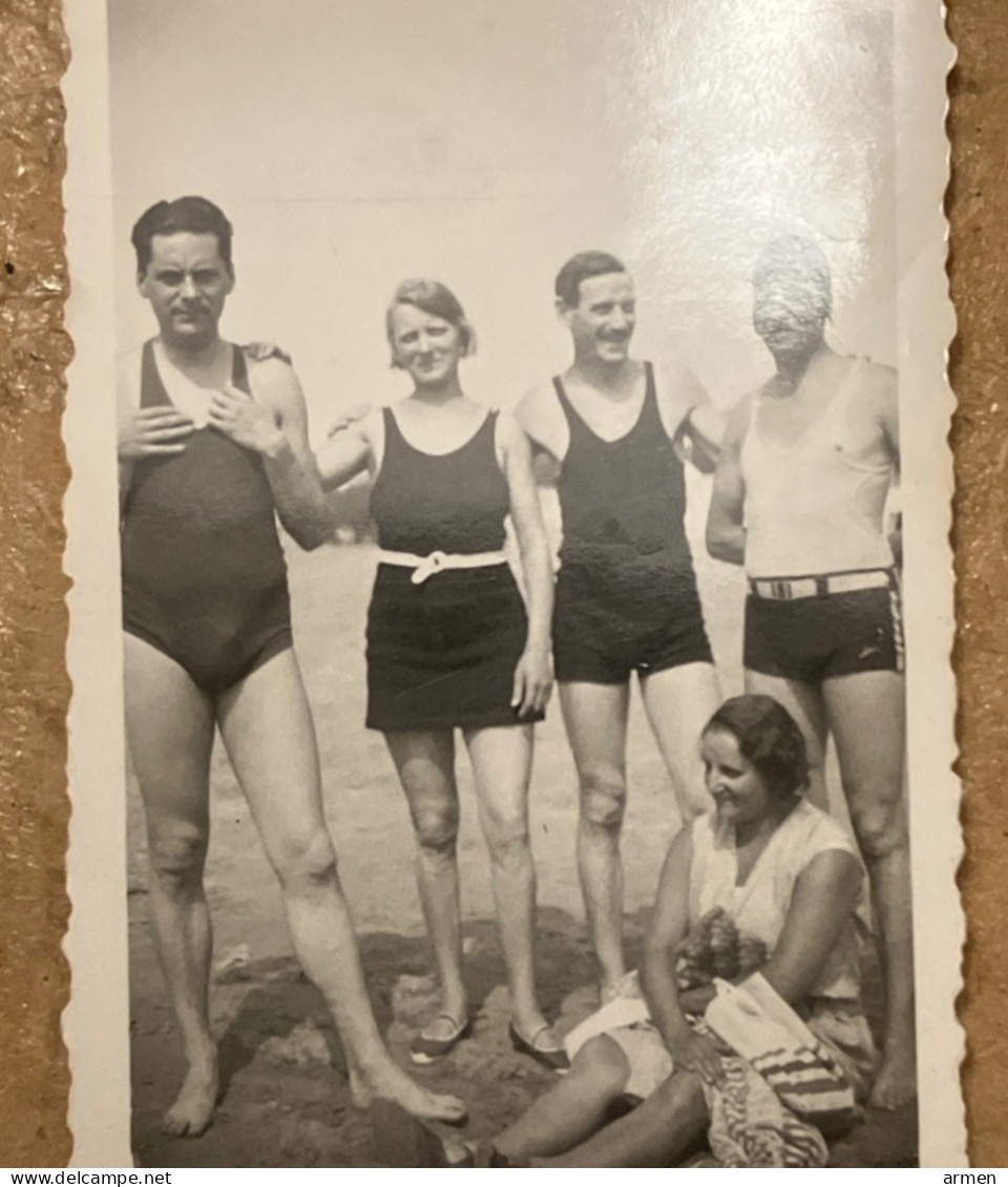 Réal Photo  Pin-up Plage Une Famille Sur La Plage - Pin-ups