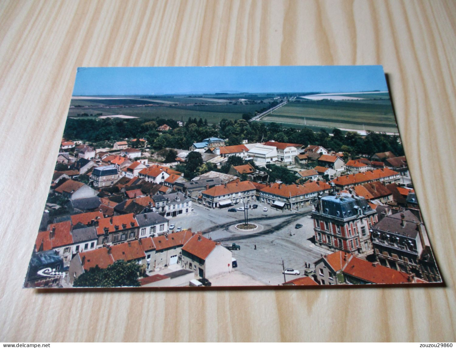 Fère-Champenoise (51).Vue Aérienne - Place Clémenceau. - Fère-Champenoise