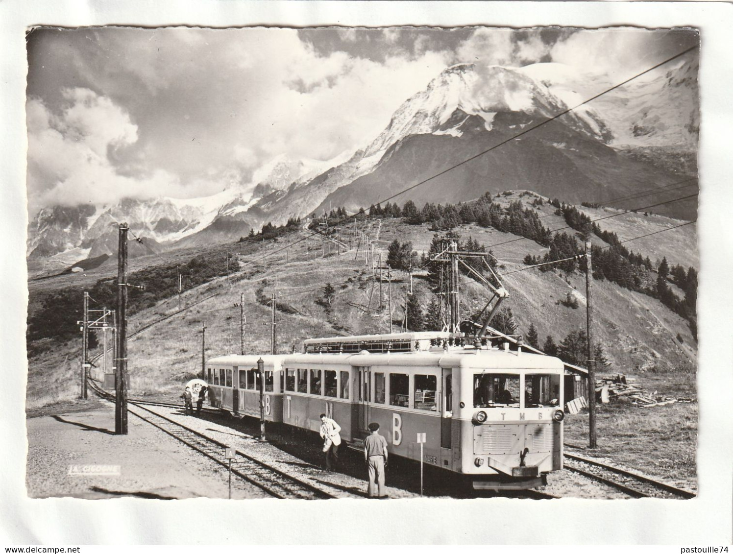 CPM. 15 X 10,5  -  SAINT-GERVAIS-LES-BAINS  -  Le  T. M. B. Et L'Aiguille Du Goûter, Vus Du Col De Voza. - Saint-Gervais-les-Bains