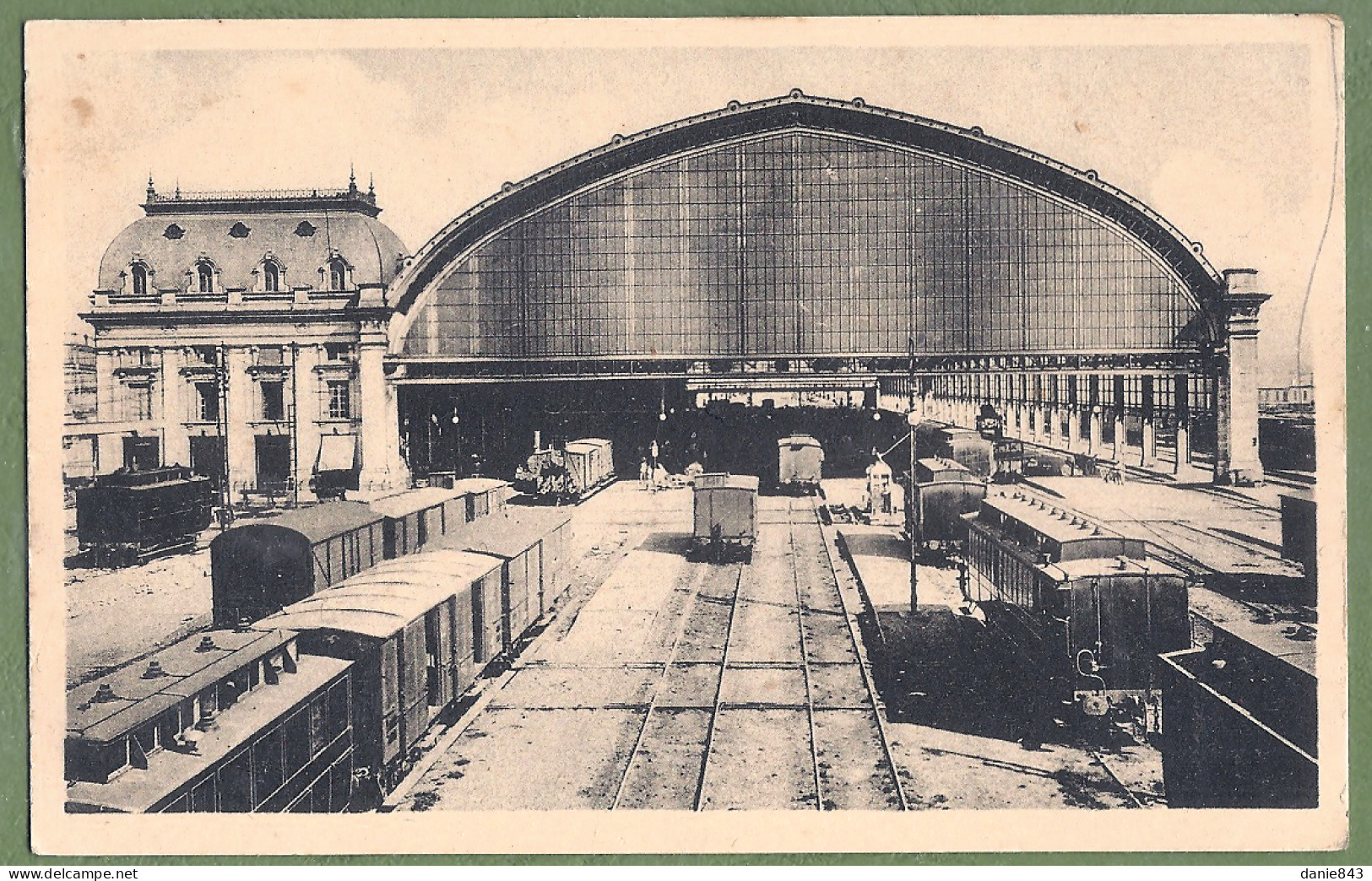 CPA - GIRONDE - BORDEAUX - HALL DE LA GARE DU MIDI - Animation, Wagons - Bordeaux