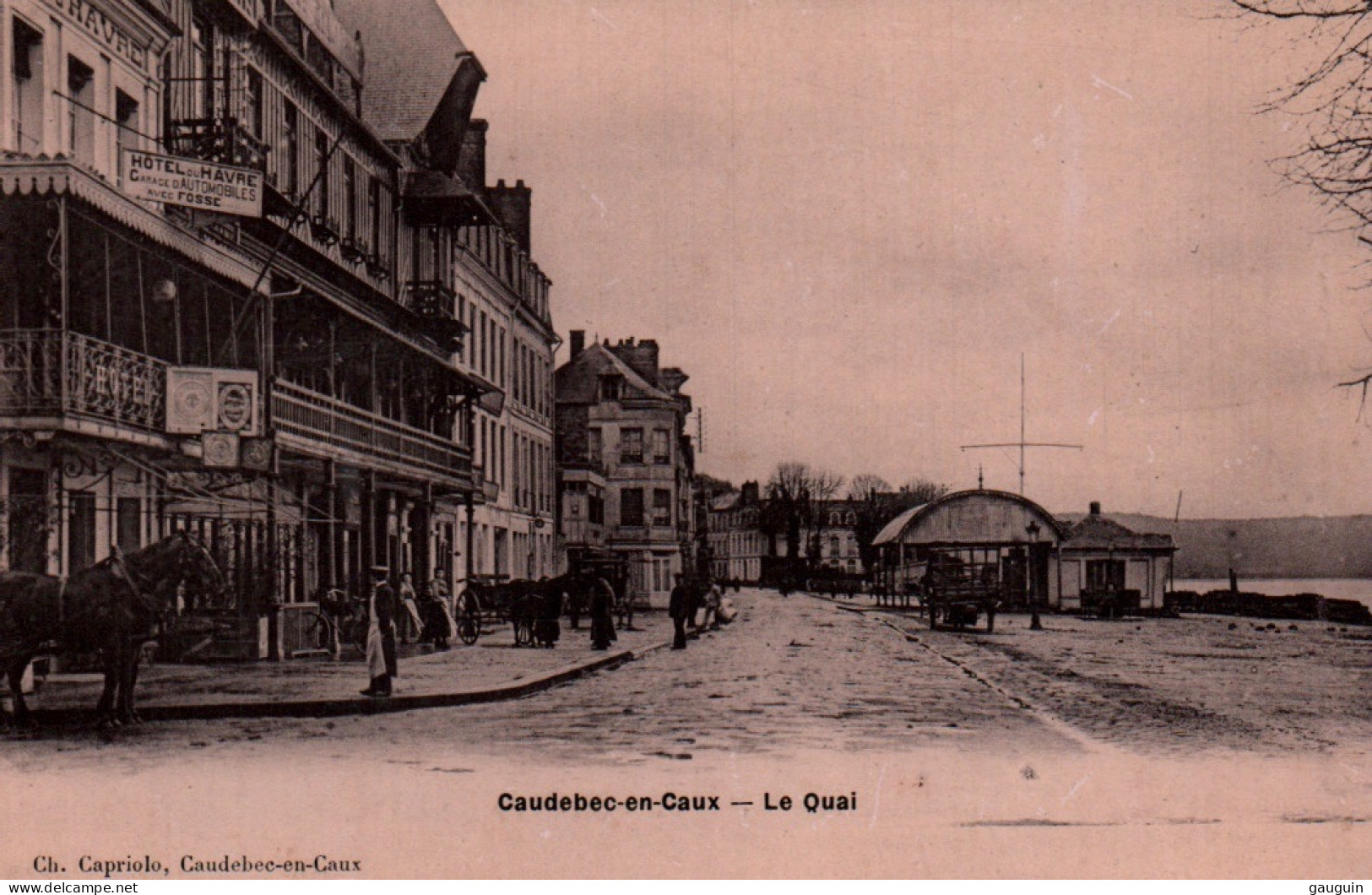 CPA - CAUDEBEC-en-CAUX - Le Quai - Edition A.Breger Frères - Caudebec-en-Caux