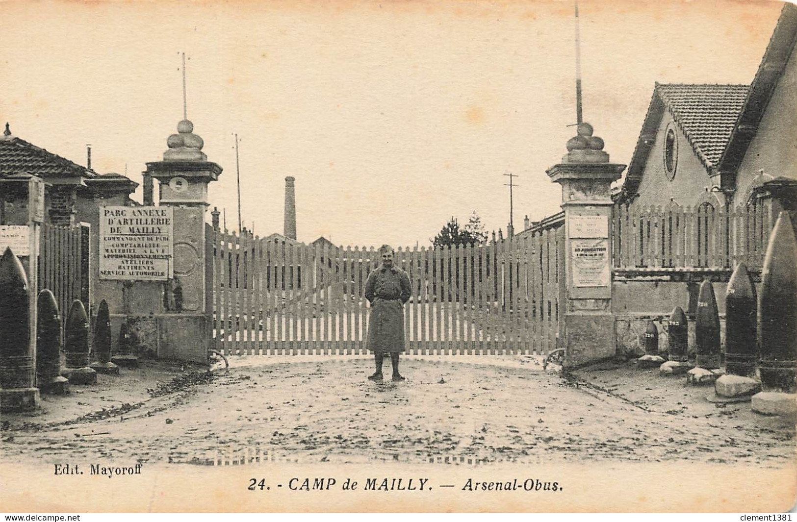 Militaria Camp De Mailly Arsenal Obus - Barracks