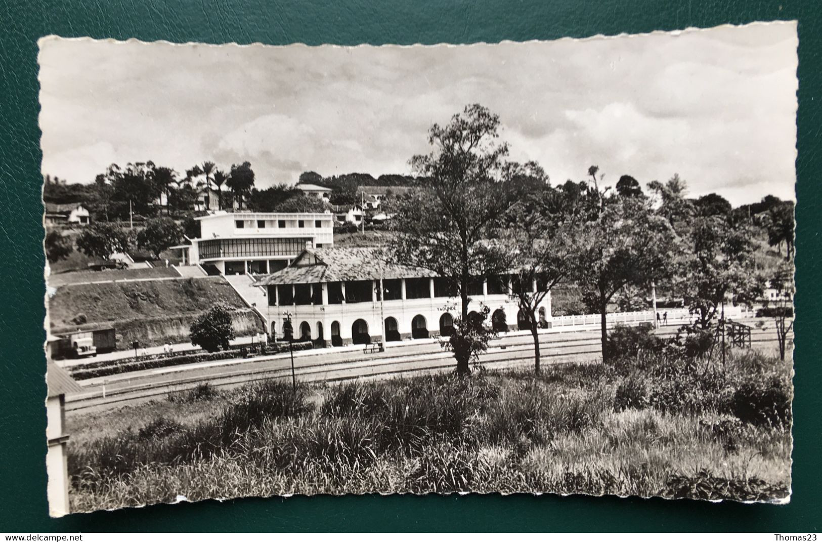 La Gare Et L'hotel Terminus, Lib "Au Messager", N° 1381 - Cameroun