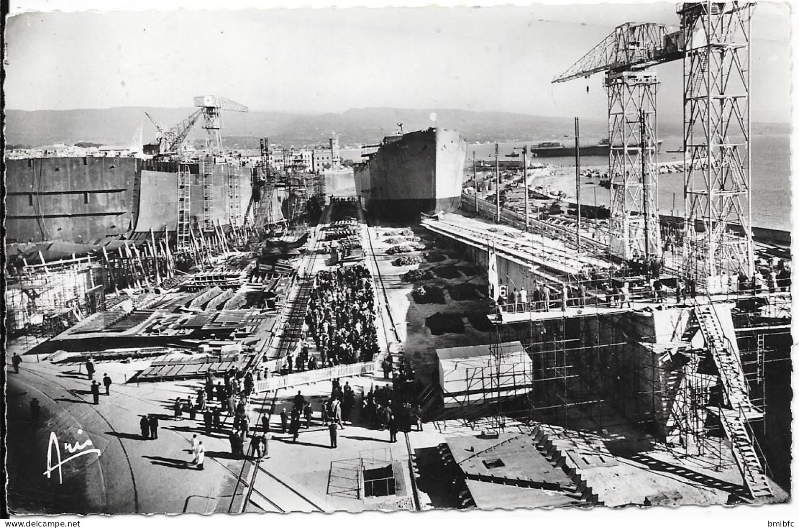 LA CIOTAT - Chantiers De La C.N.C. Lancement De Bateau - La Ciotat