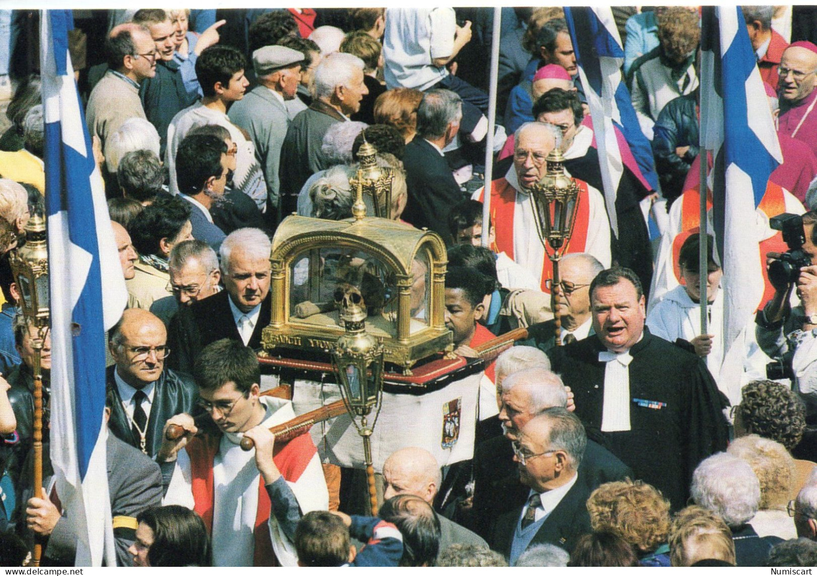 Tréguier Très Animée Procession De La Saint-Yves - Tréguier