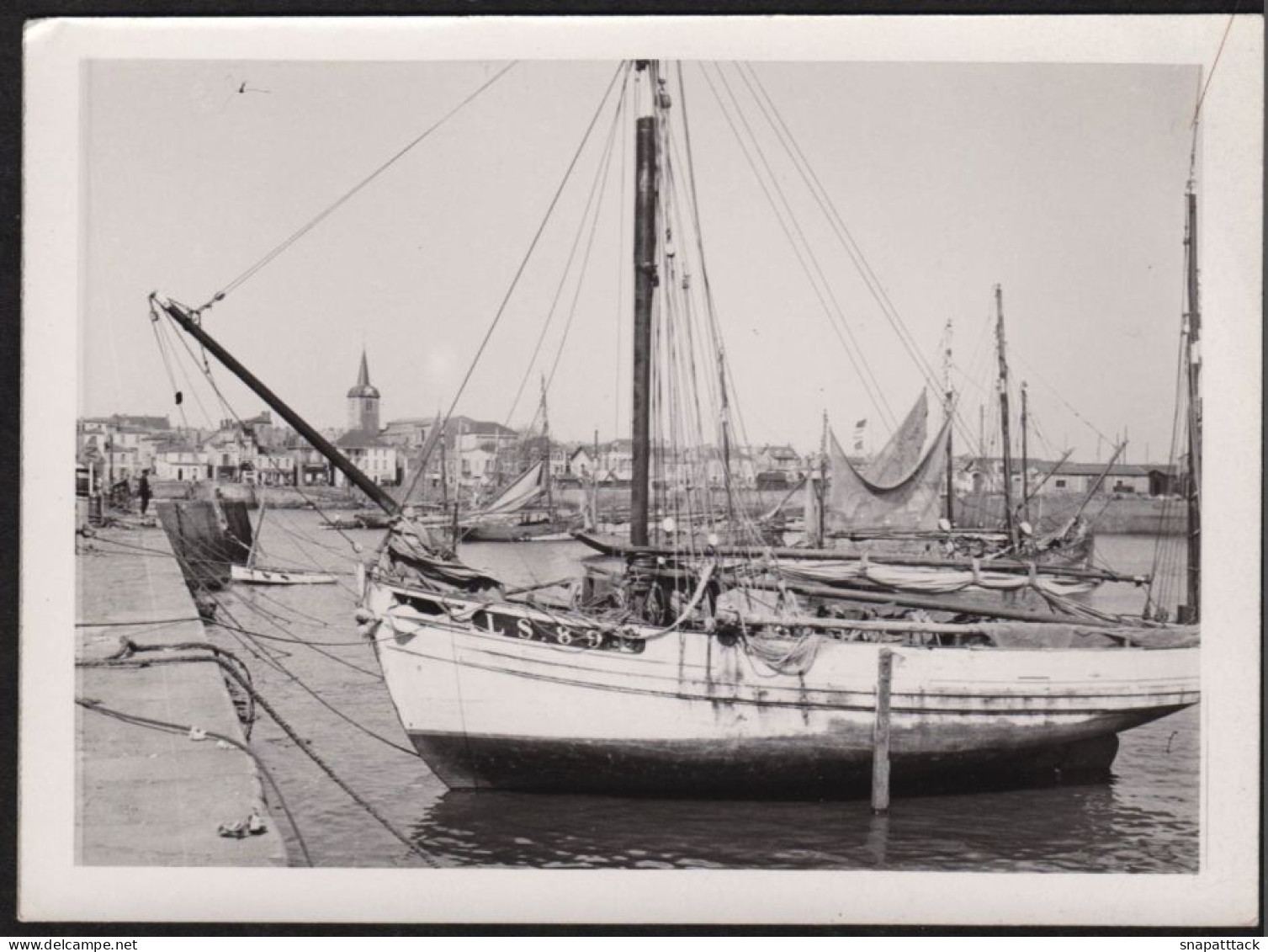 Superbe Photographie Originale Du Port Des SABLES D'OLONNE, Bateau De Pêche, Thoniers, 12,2 X 8,9 Cm - Lieux