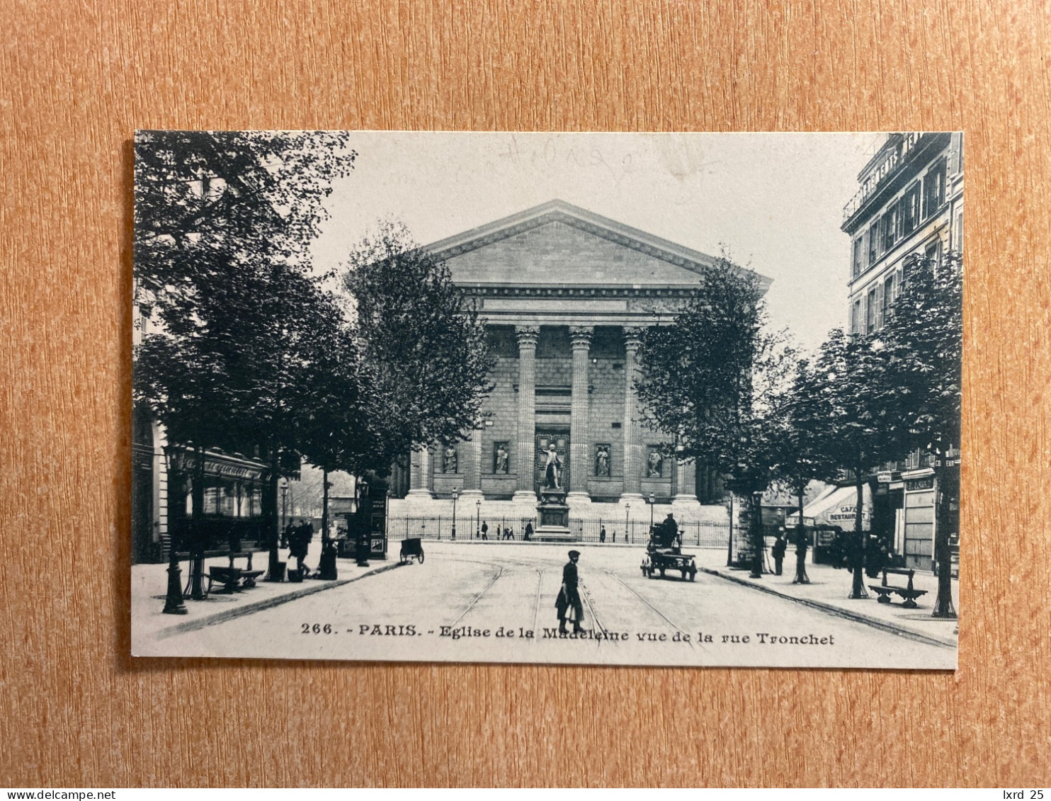 CPA Animée Paris Église Madeleine Vue Rue Tronchet - Dos Non Divisé - Autres Monuments, édifices