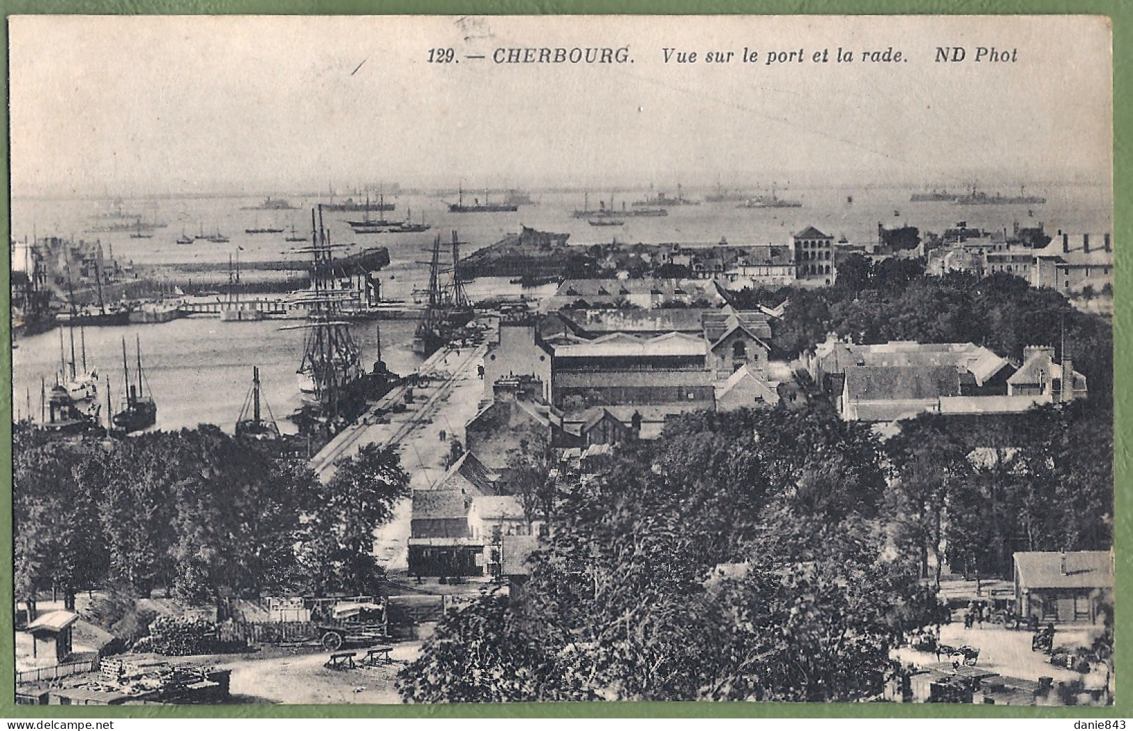 CPA - MANCHE - CHERBOURG - VUE SUR LE PORT ET LA RADE - Cherbourg