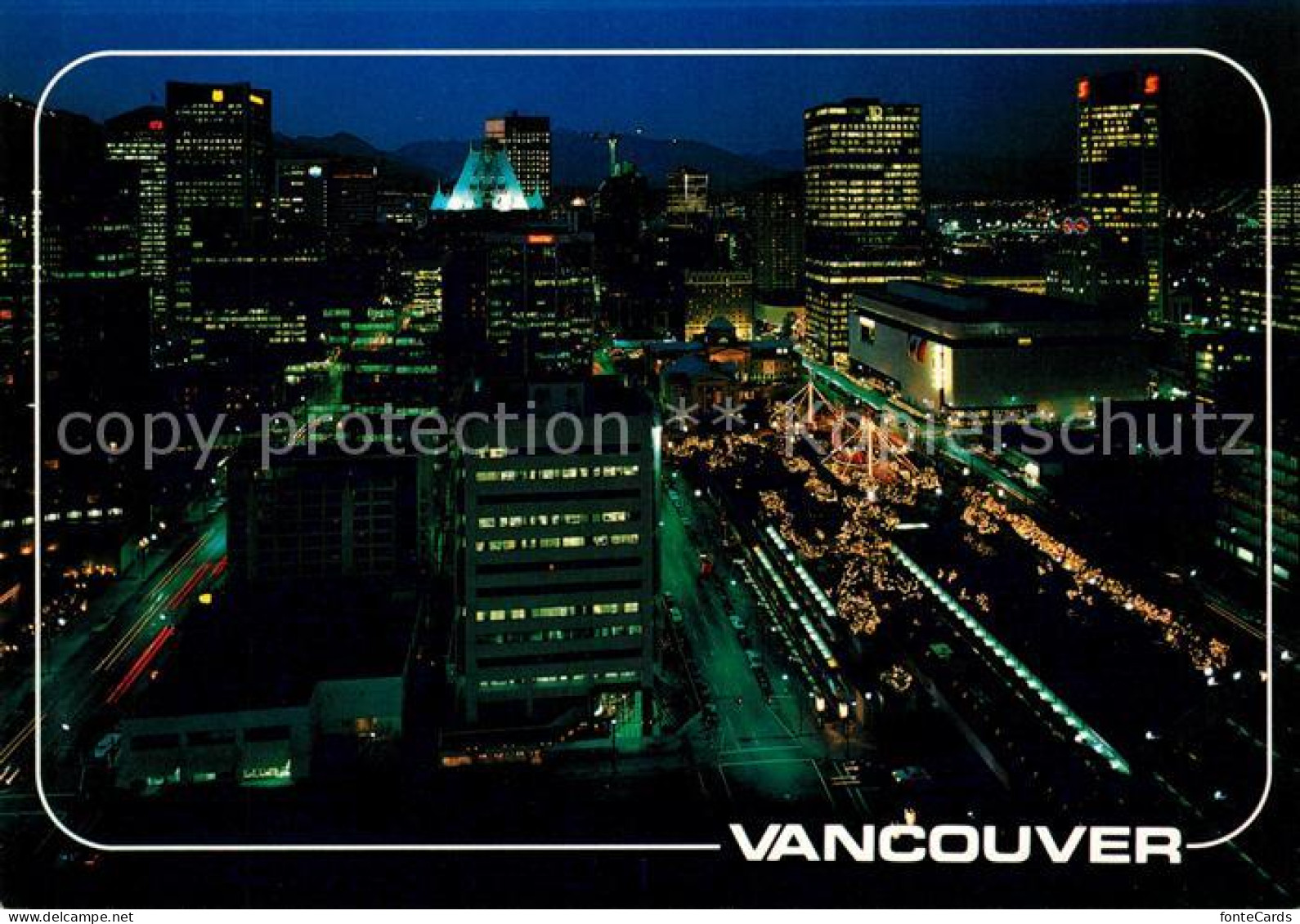 73126545 Vancouver British Columbia Robson Square And Evening Skyline Vancouver  - Zonder Classificatie