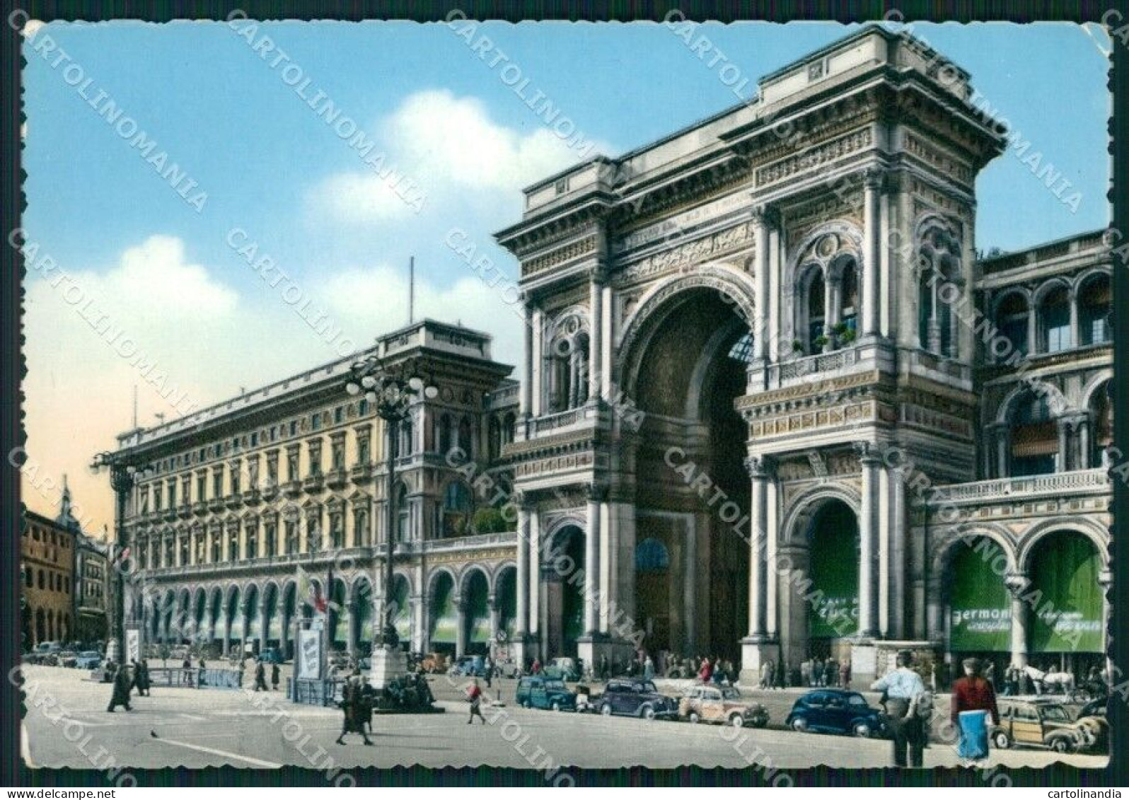 Milano Città Galleria Vittorio Emanuele Auto FG Foto Cartolina HB4950 - Milano (Milan)