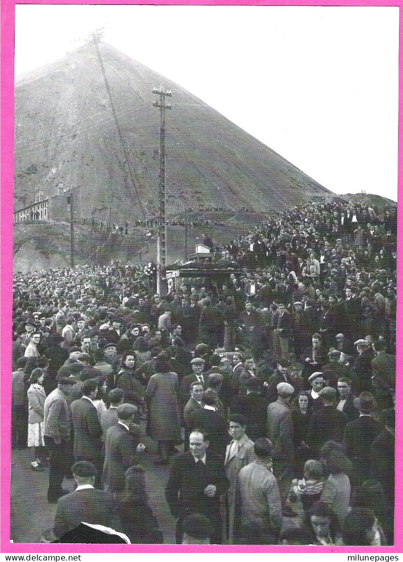 Grande Photo Retirage Moderne Grève Des Mineurs De 1948 à St Etienne Expo Léon Leponce 2012 - Lugares