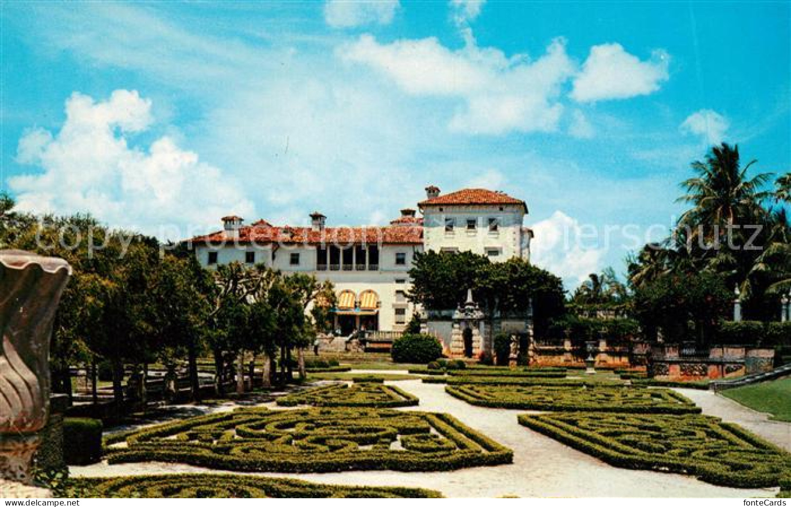 73123493 Miami_Florida Fabulous Vizcaya Formal Gardens With The Mansion - Sonstige & Ohne Zuordnung