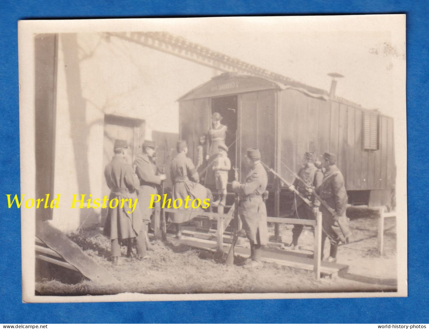 2 CPA Photo - à Situer - Contrôle De Fête Foraine Par Soldat Du 140e Régiment - Roulotte Famille CHOURAKI Ainé - Juif ? - A Identificar