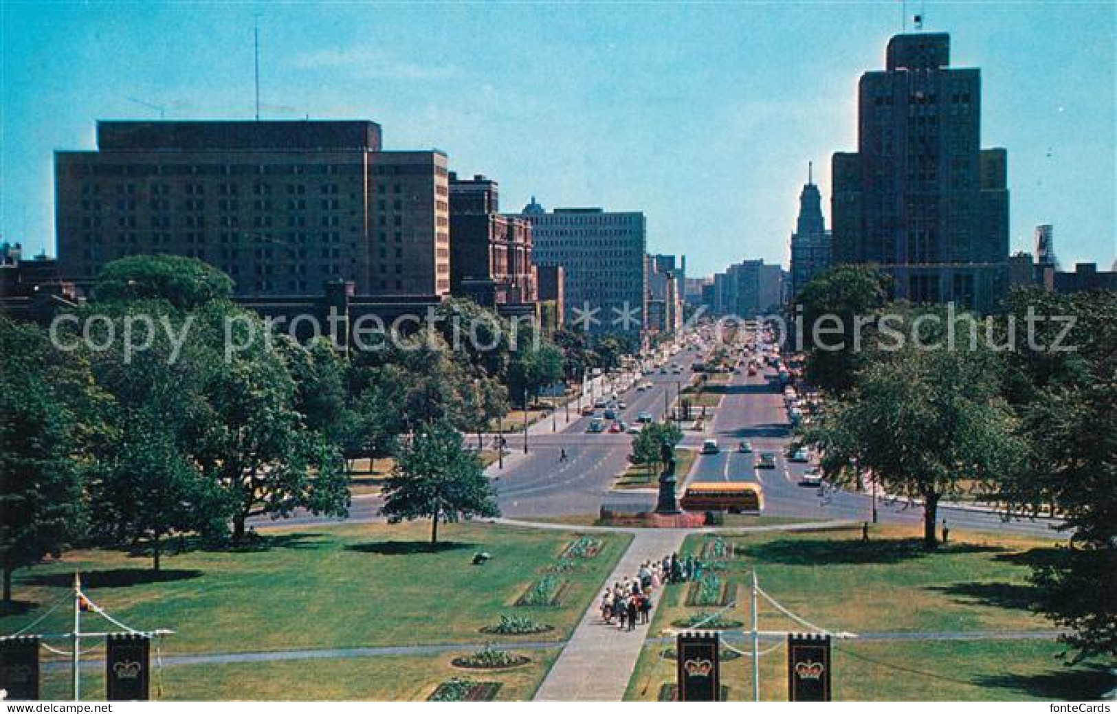 73080025 Toronto Canada University Avenue Looking South Toronto Canada - Unclassified