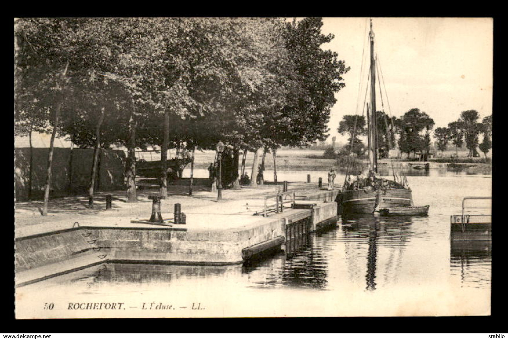 17 - ROCHEFORT - L'ECLUSE - PENICHE - Rochefort