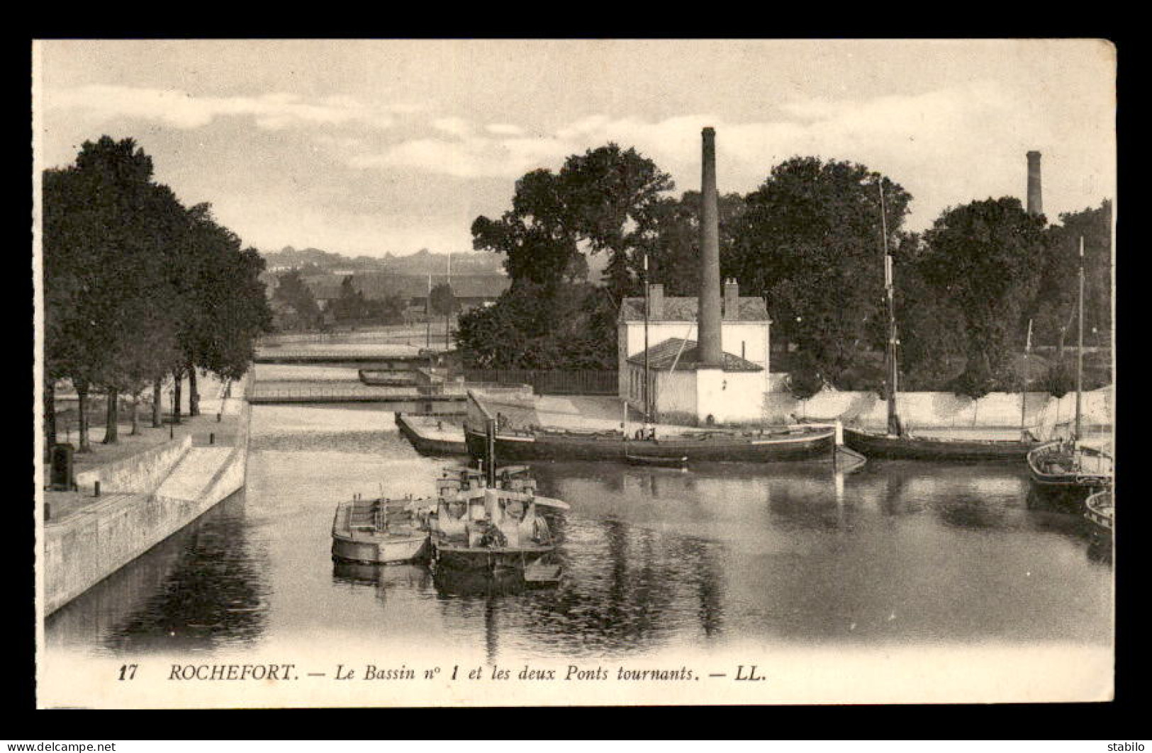 17 - ROCHEFORT - LE BASSIN N°1 ET LES DEUX PONTS TOURNANTS - PENICHE - Rochefort