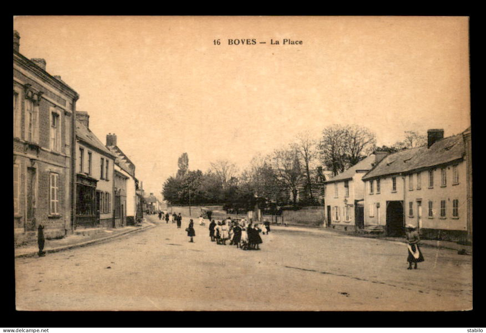 80 - BOVES - LA PLACE - Boves