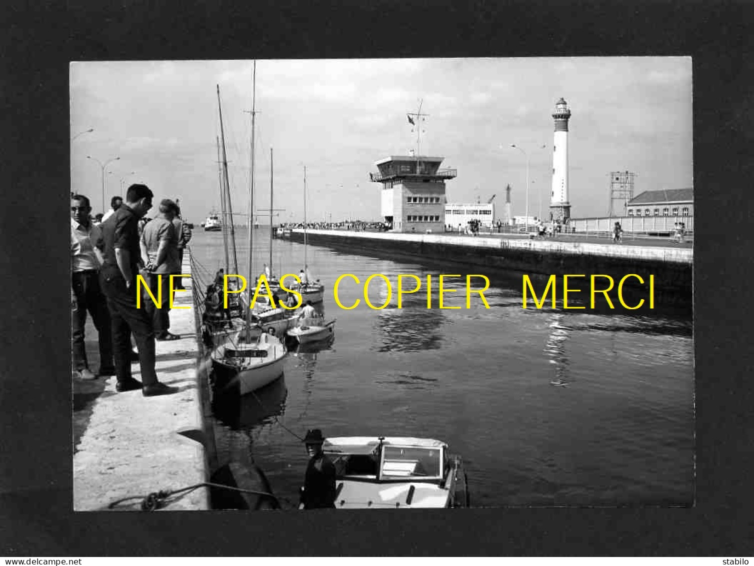 14 - OUISTREHAM-RIVA-BELLA- TIRAGE PHOTO ORIGINAL, BON A TIRER N° 9164 DE LA CARTE POSTALE SEMI-MODERNE - PHARE, BATEAUX - Ouistreham