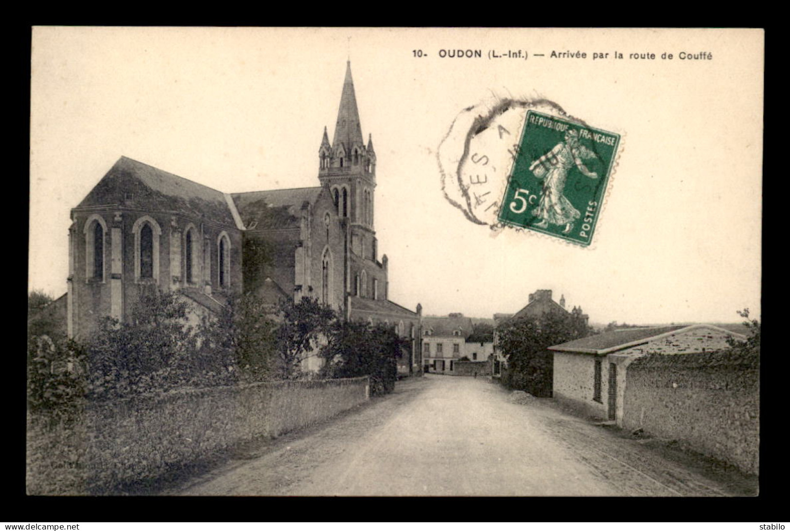 44 - OUDON - ARRIVEE PAR LA ROUTE DE COUFFE - Oudon