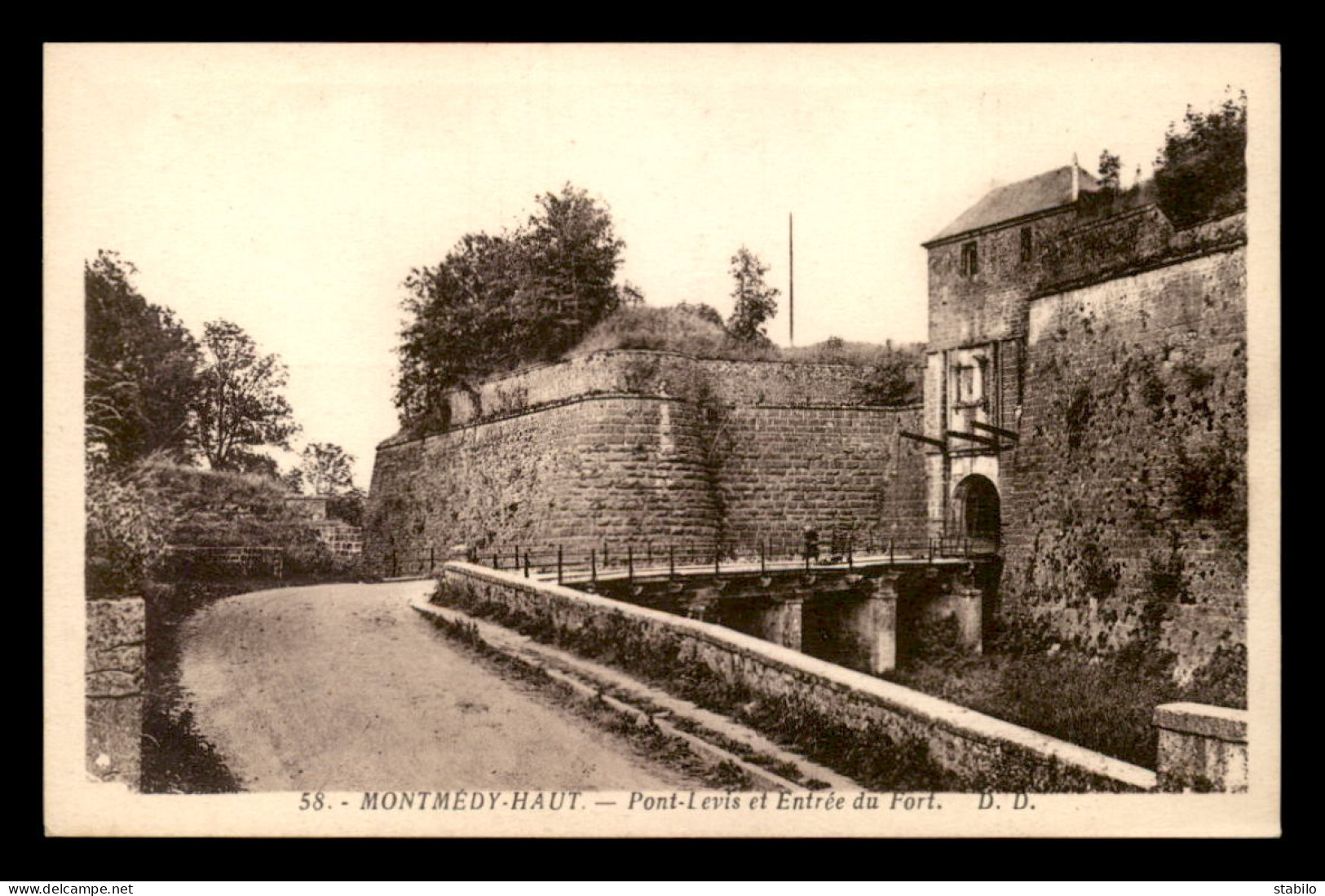 55 - MONTMEDY-HAUT - PONT-LEVIS ET ENTREE DU FORT - EDITEUR DELBOY - Montmedy