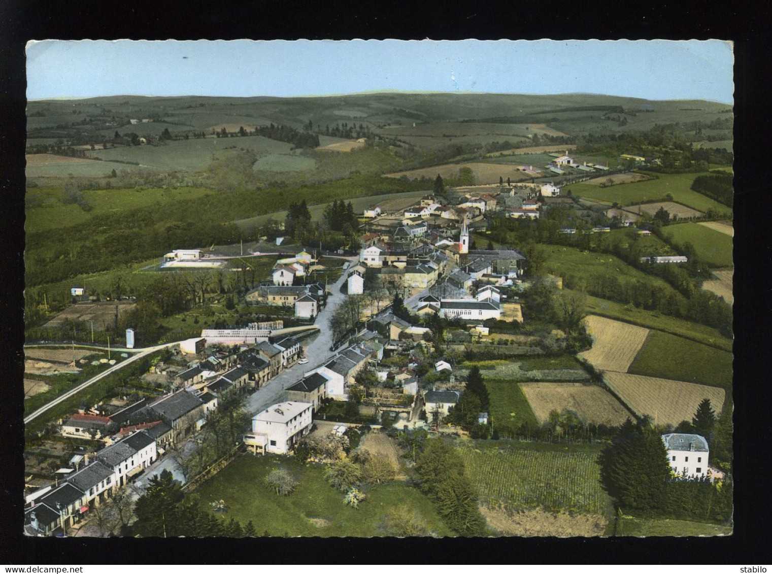 81 - SAINT-PIERRE-DE-TRIVISY  - VUE AERIENNE - Altri & Non Classificati