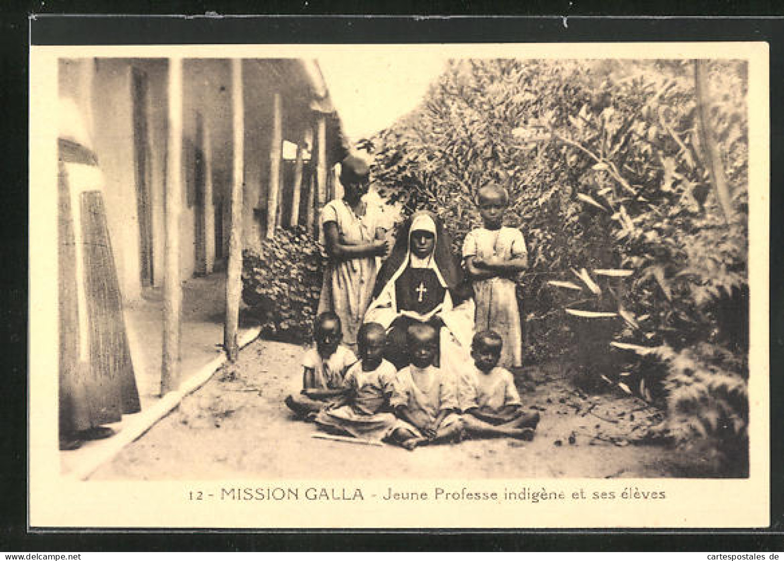 CPA Mission Galla, Jeune Professe Indigène Et Ses élèves, Afrikanische Missionarin  - Non Classificati