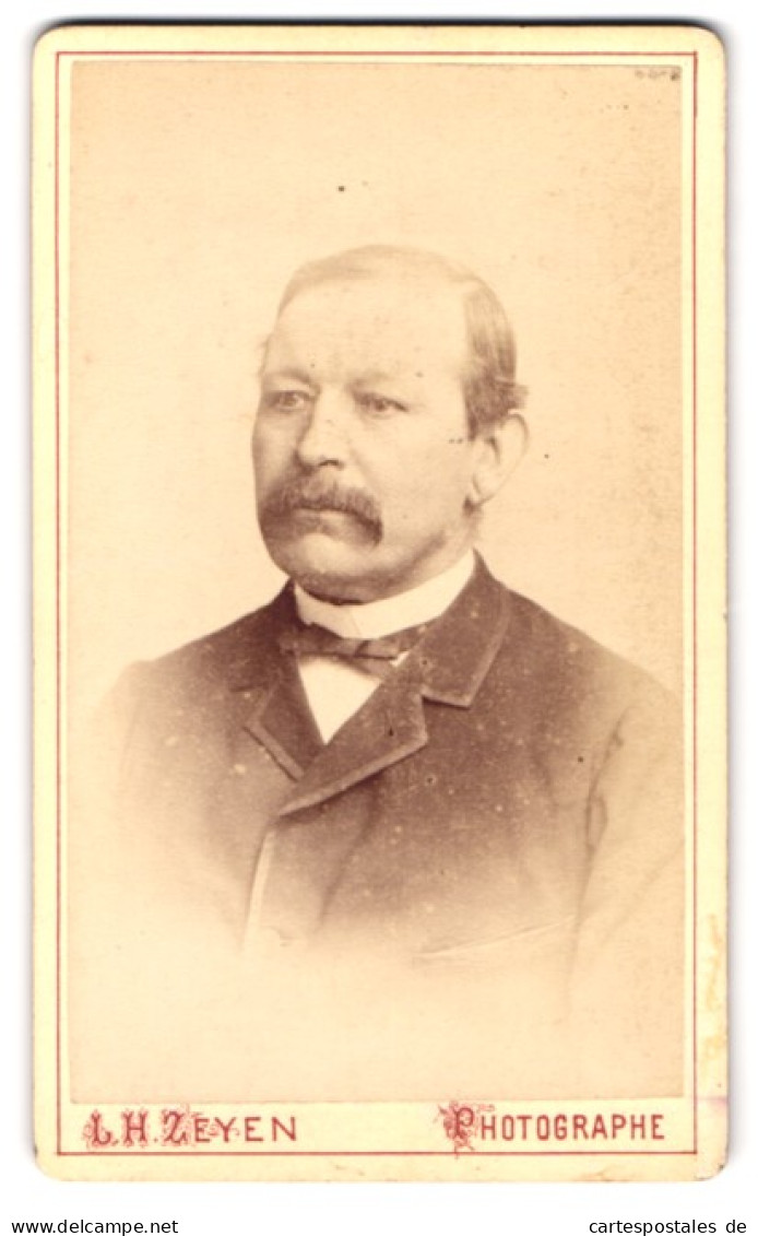 Fotografie L. H. Zeyen, Liege, Boulevard De La Sauveniere 137, Portrait älterer Mann In Anzug Mit Walrossbart  - Anonymous Persons