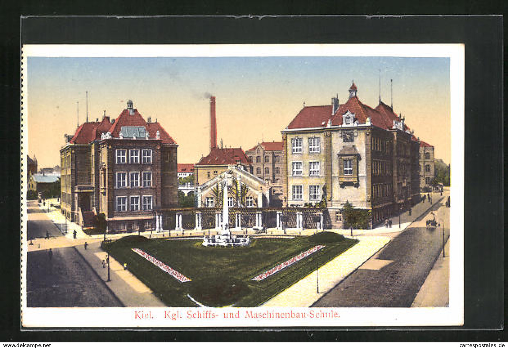 AK Kiel, Königliche Schiffs- Und Maschinenbau-Schule Mit Brunnen  - Kiel