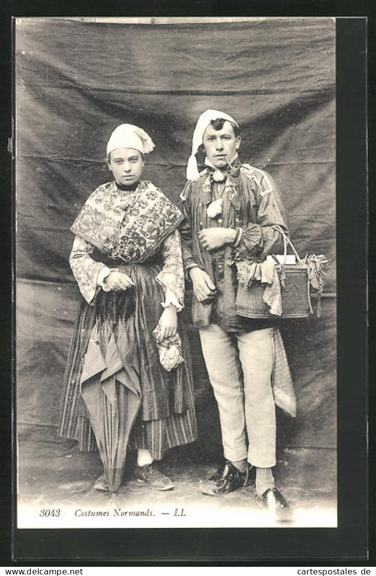 CPA Normandie, Costumes Normands  - Unclassified