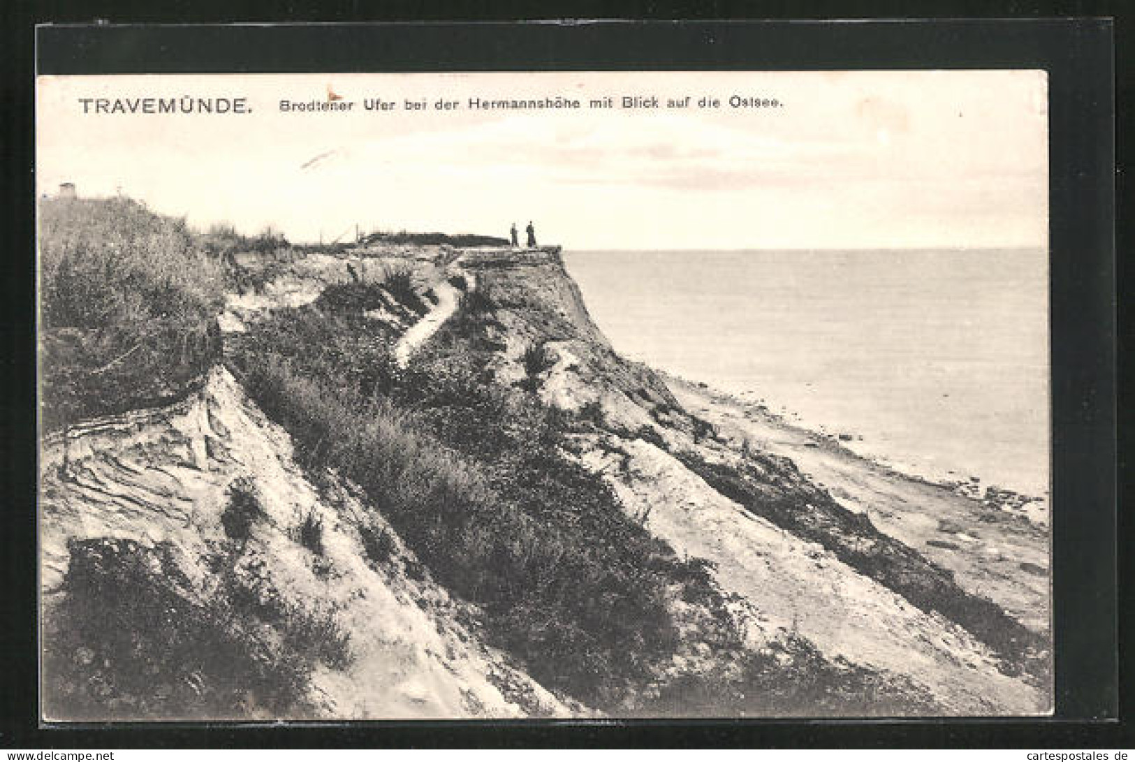 AK Travemünde, Brodtener Ufer Bei Der Hermannshöhe Mit Blick Auf Die Ostsee  - Lübeck-Travemuende