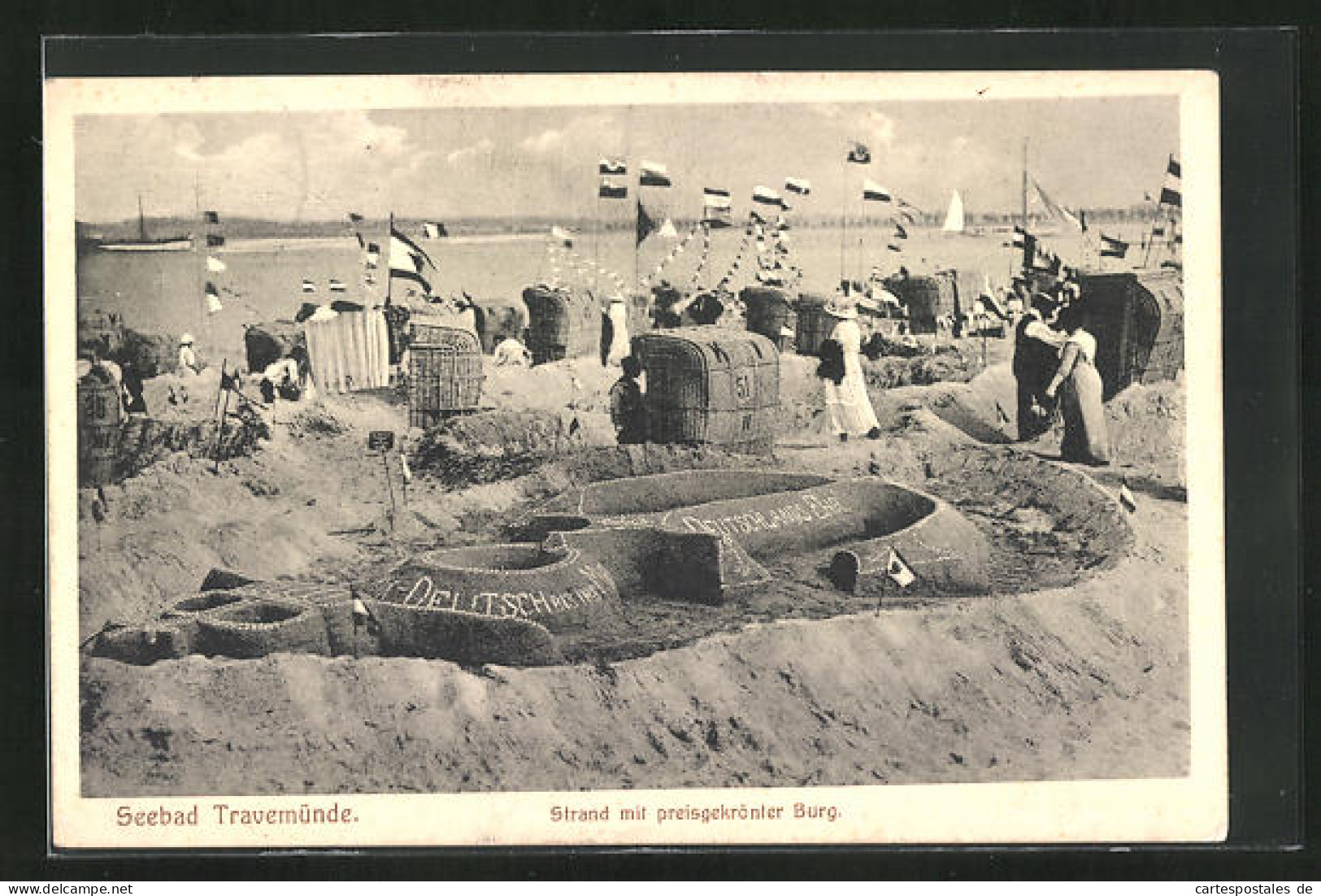 AK Travemünde, Strand Mit Preisgekrönter Burg, Sandplastik  - Skulpturen