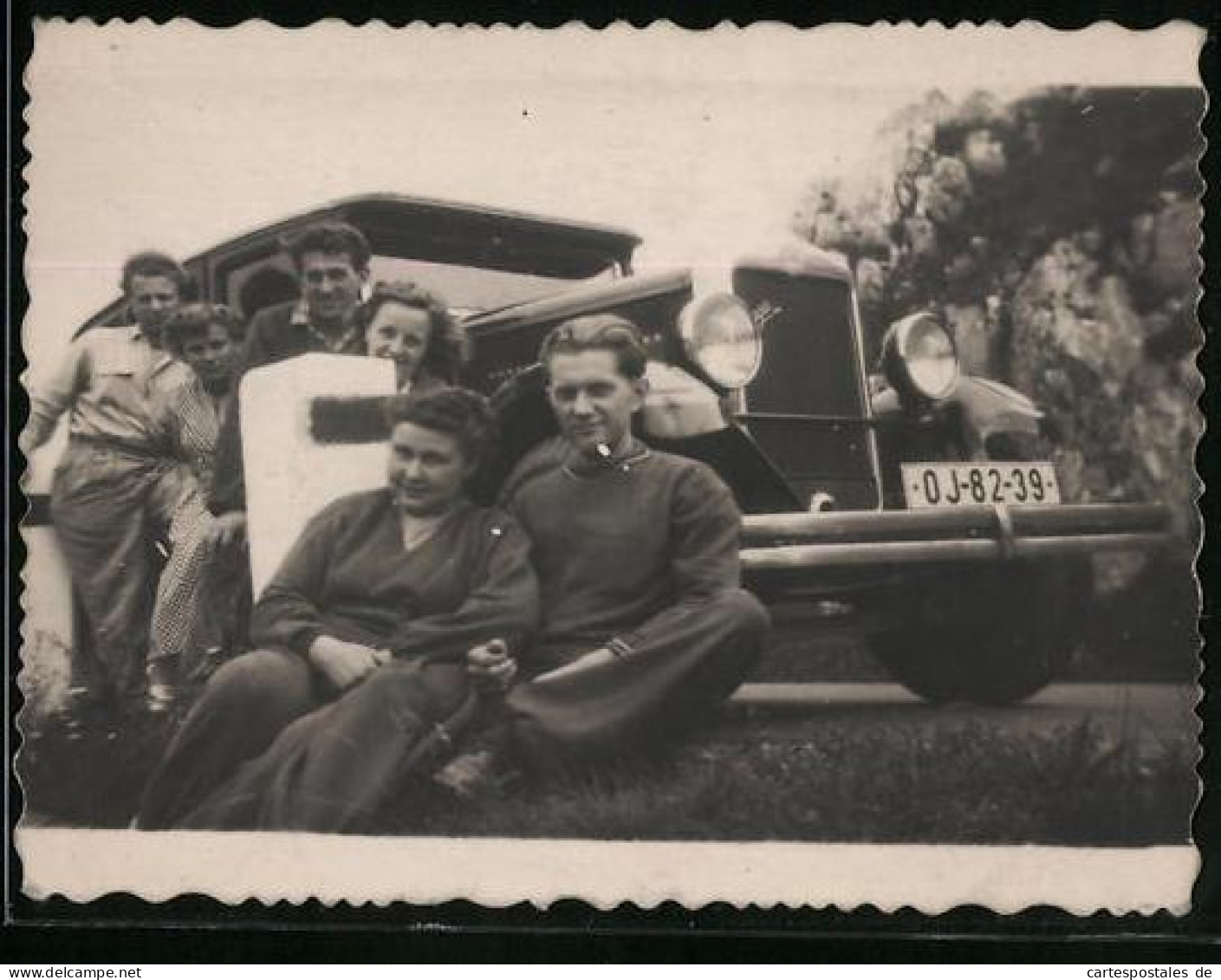 Fotografie Auto Praga, Familie Mit Limousine Abgelichtet  - Auto's