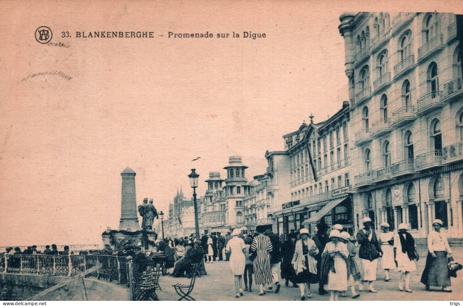 Blankenberghe - Promenade Sur La Digue - Blankenberge