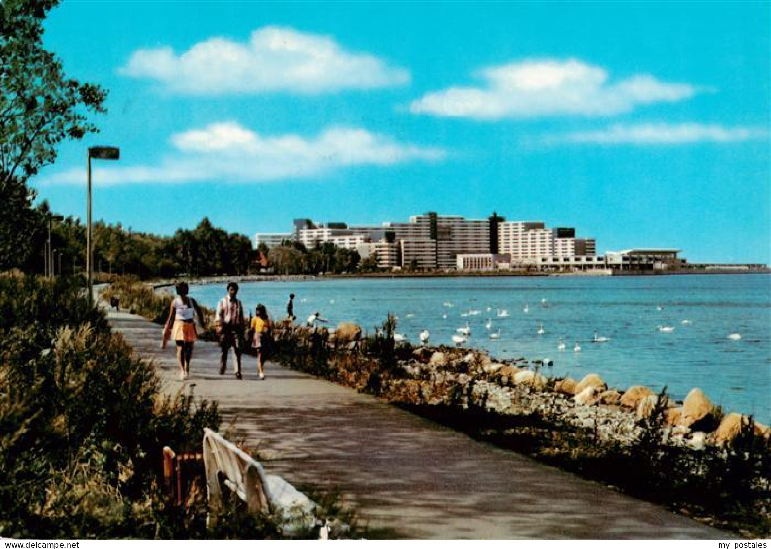 73933211 Heiligenhafen_Ostseebad Blick Zum Ferienzentrum - Heiligenhafen