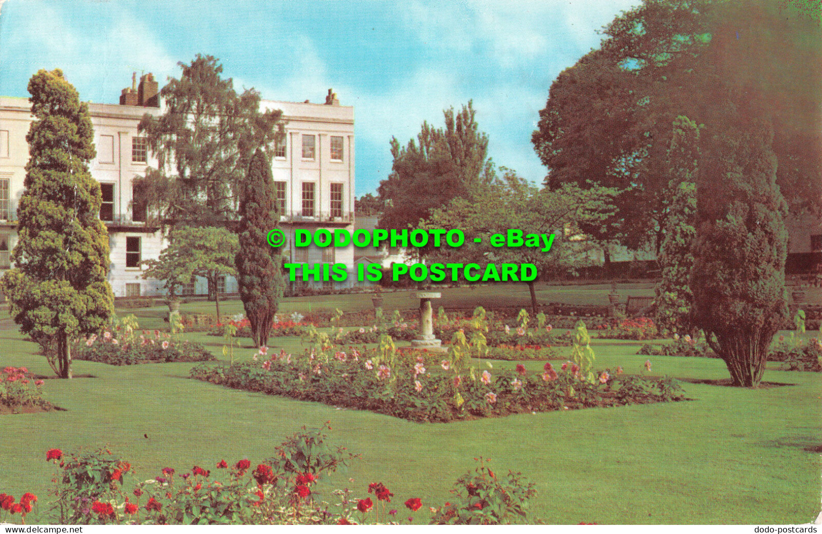 R483128 Cheltenham. Imperial Gardens. 1969 - World