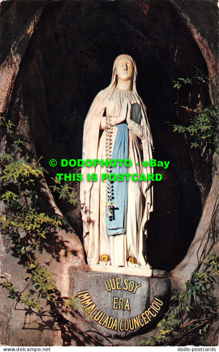 R483663 Lourdes. La Vierge Et La Grotte Miraculeuse. A. Doucet. Iris - World