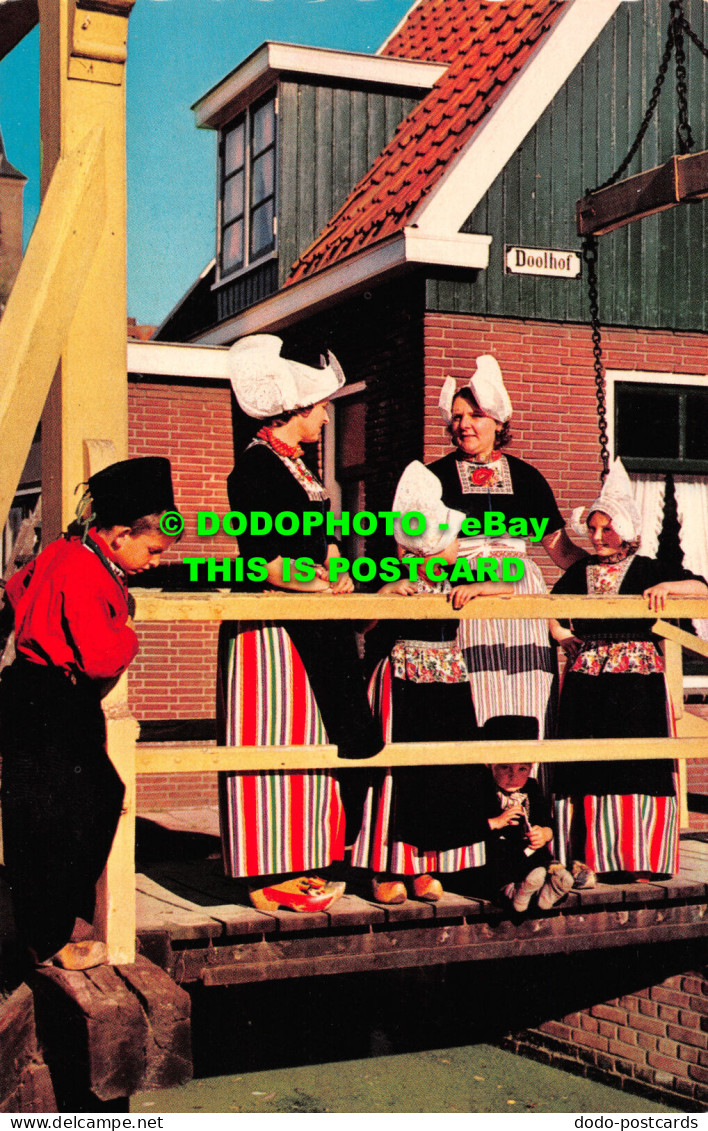 R483665 Volendam. Vitacolor. Rembrandt. No. 53 - World