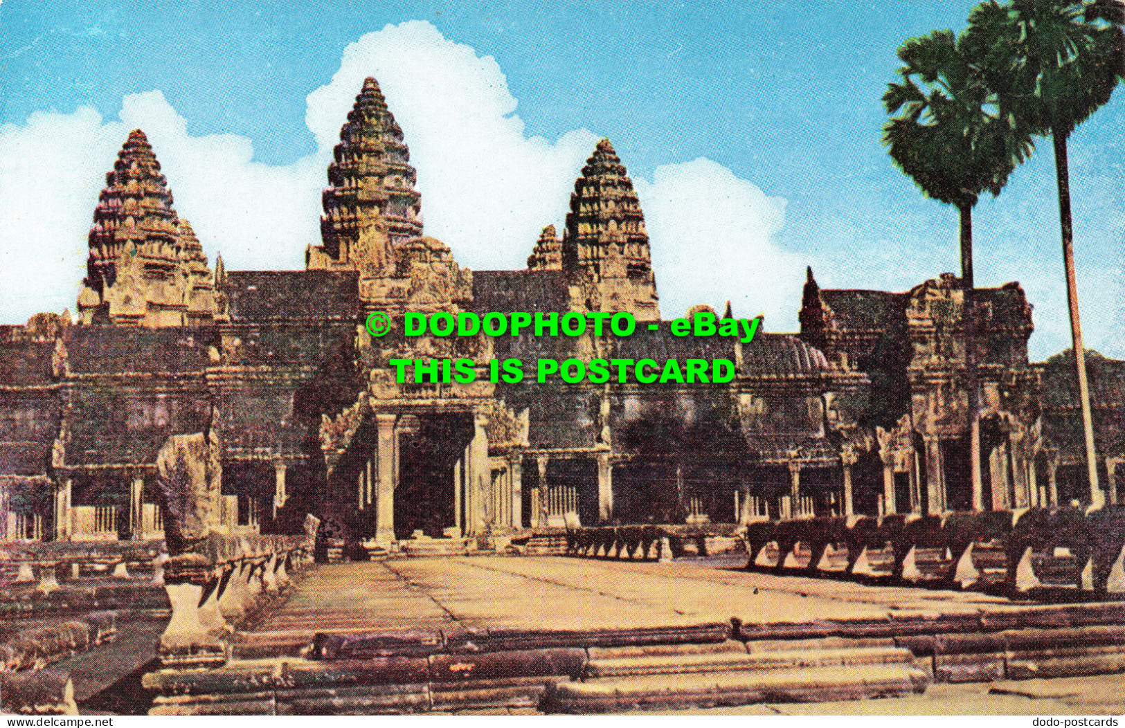 R483135 Cambodia. Angkor Wat. Tiger Hunting Contact - World