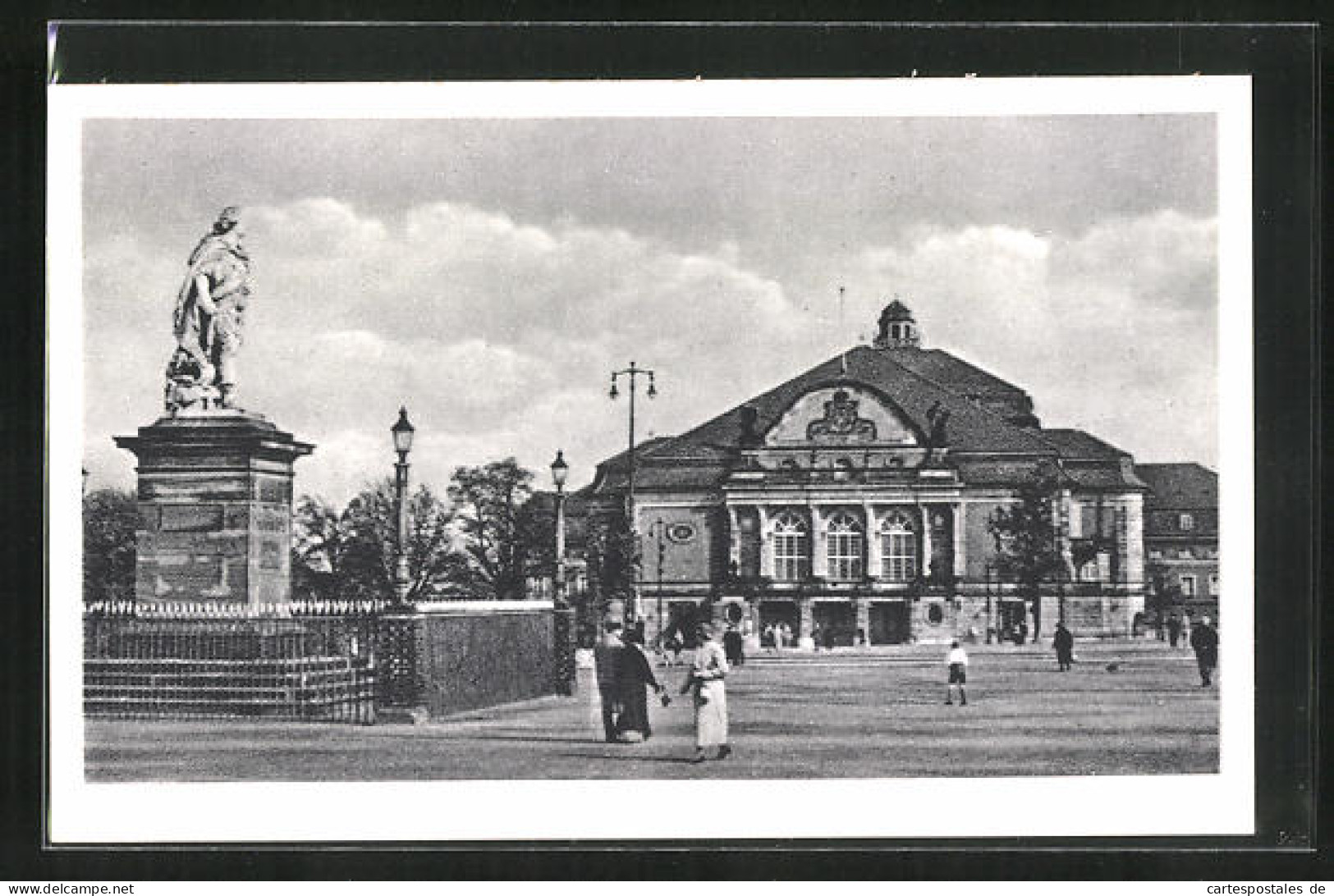 AK Kassel, Standbild Landgraf Friedrich II. Und Staatstheater  - Theatre