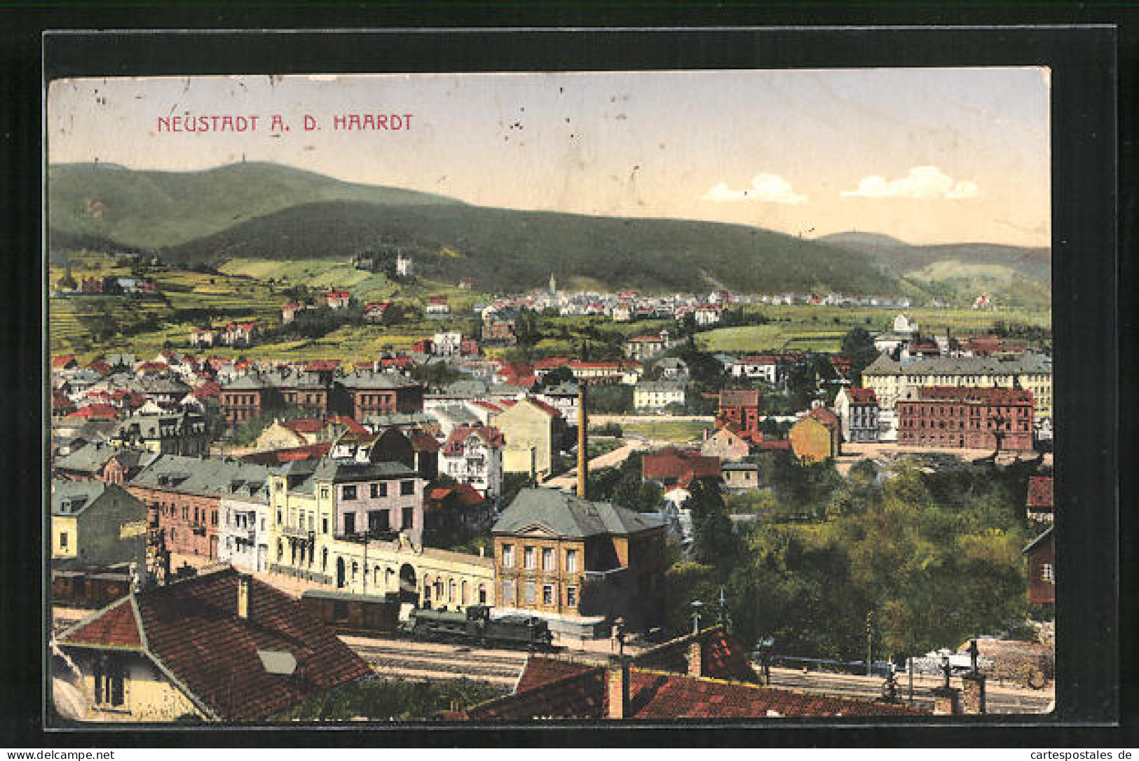 AK Neustadt A. D. Hardt, Blick Auf Die Gesamte Stadt, Die Bahnstrecke Im Vordergrund  - Neustadt (Weinstr.)