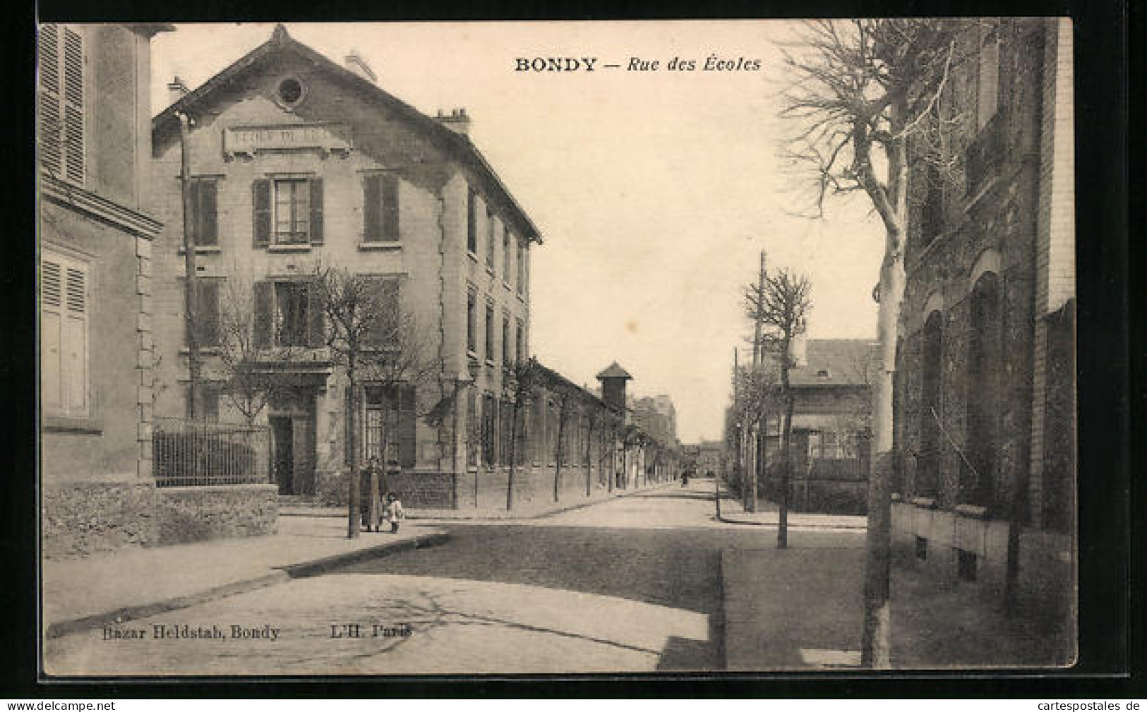 CPA Bondy, Rue Des Écoles  - Bondy