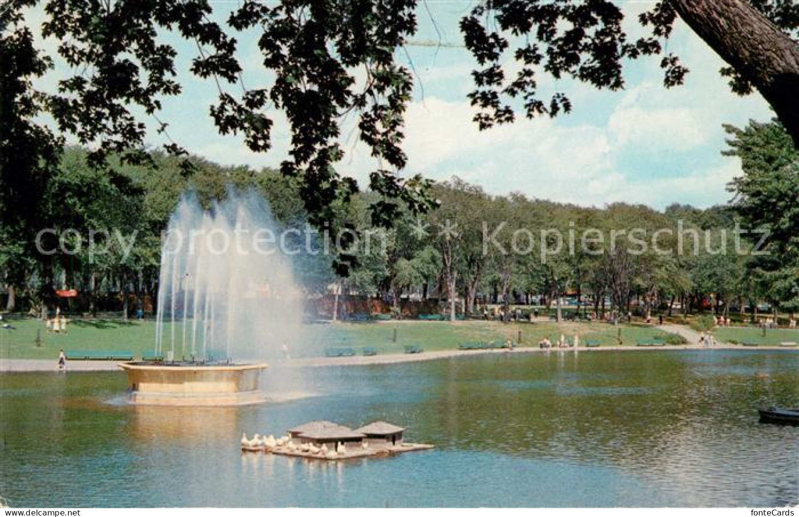 73059018 Montreal Quebec The Illuminated Fountain In La Fontaine Park Montreal Q - Unclassified